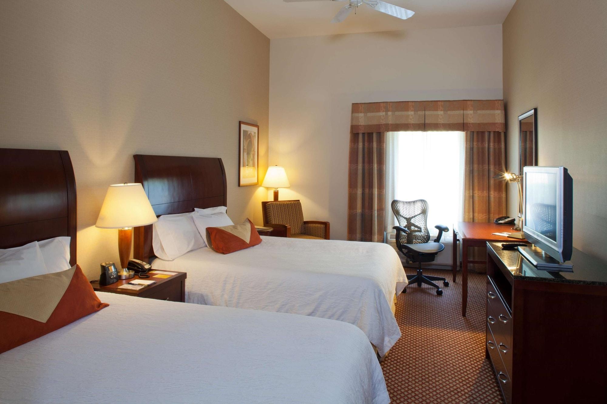 Hilton Garden Inn Riverhead Ngoại thất bức ảnh