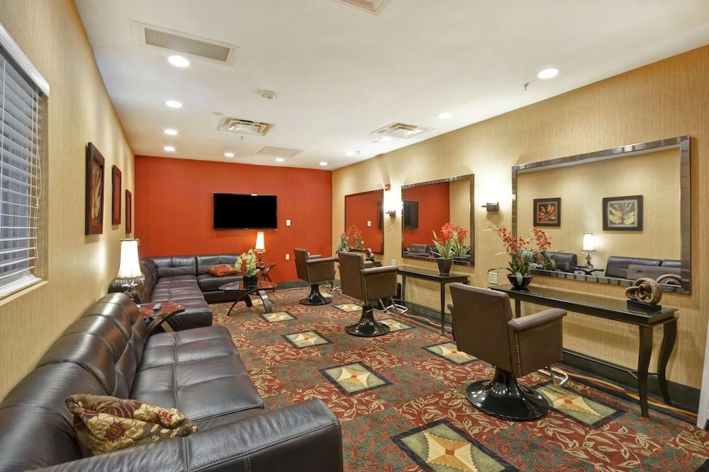 Hilton Garden Inn Riverhead Ngoại thất bức ảnh
