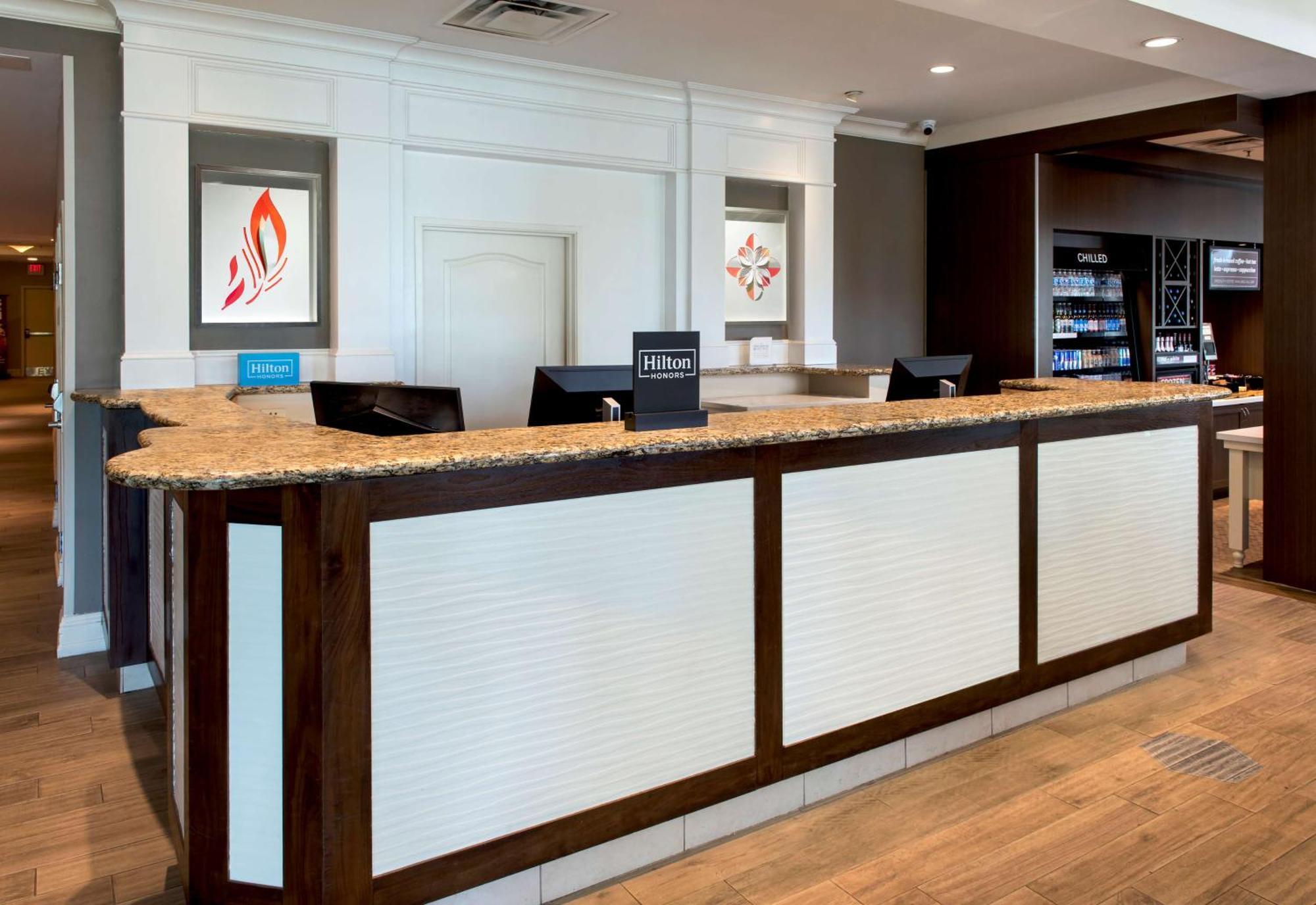 Hilton Garden Inn Riverhead Ngoại thất bức ảnh