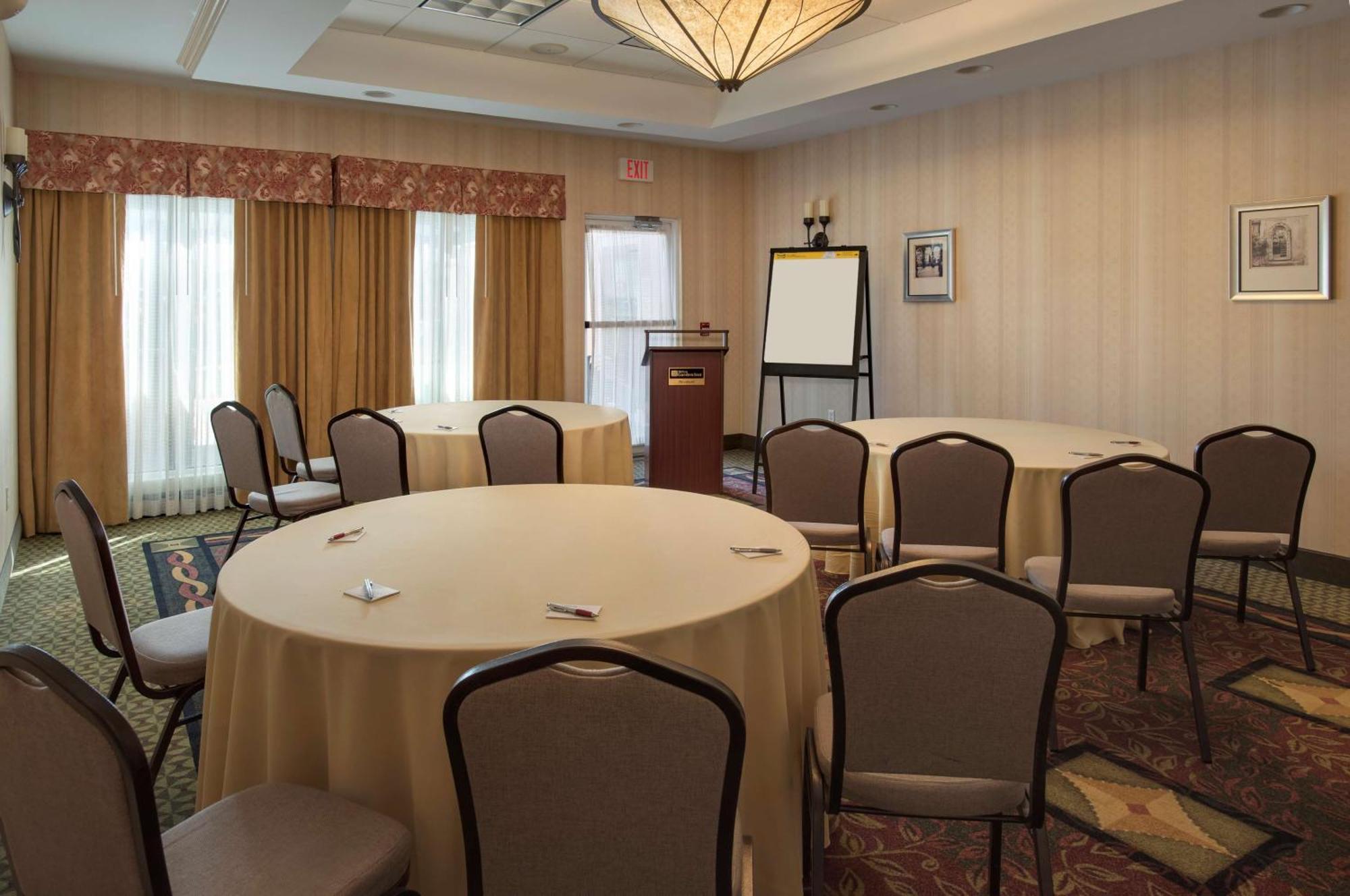 Hilton Garden Inn Riverhead Ngoại thất bức ảnh