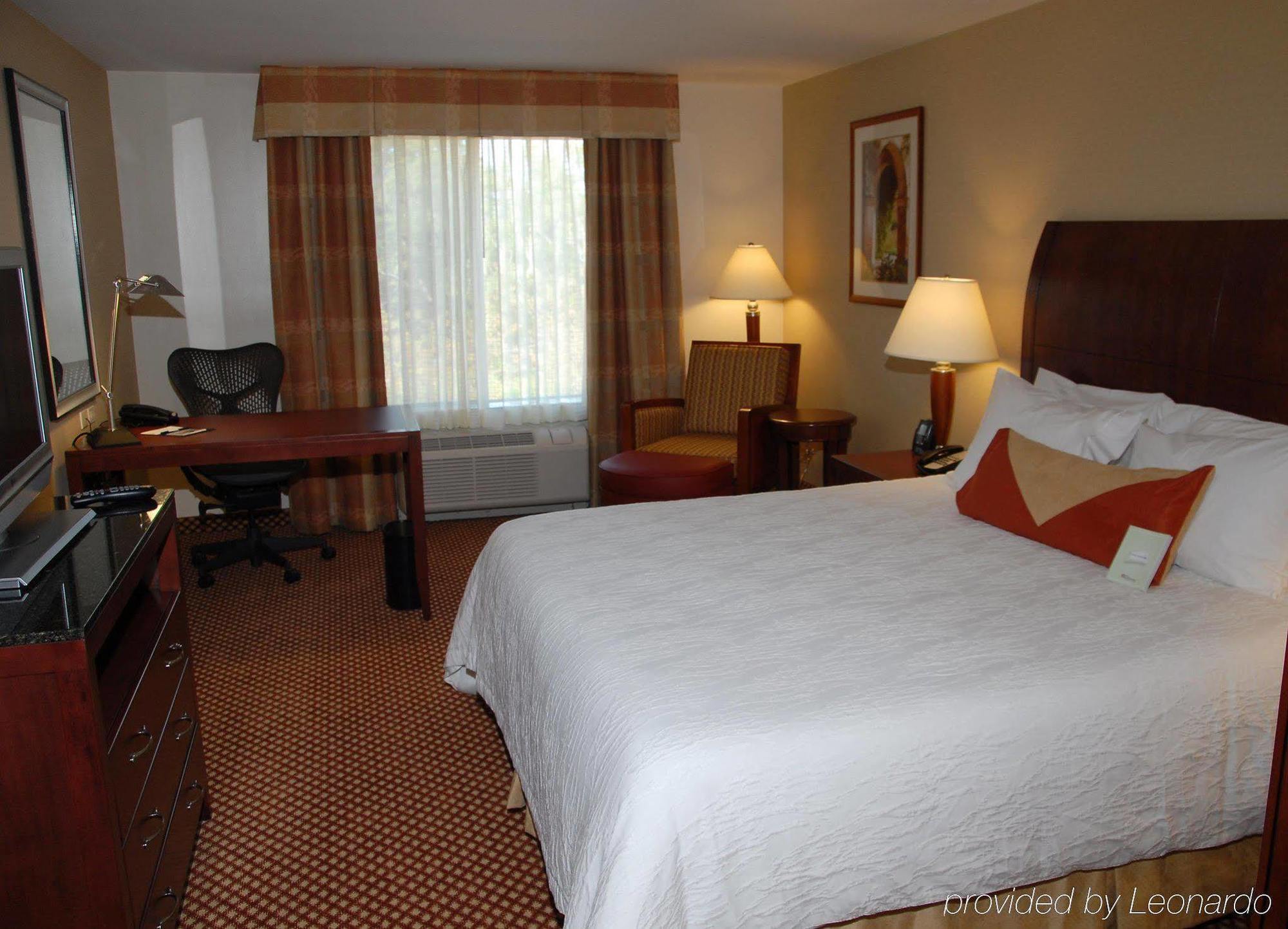 Hilton Garden Inn Riverhead Ngoại thất bức ảnh