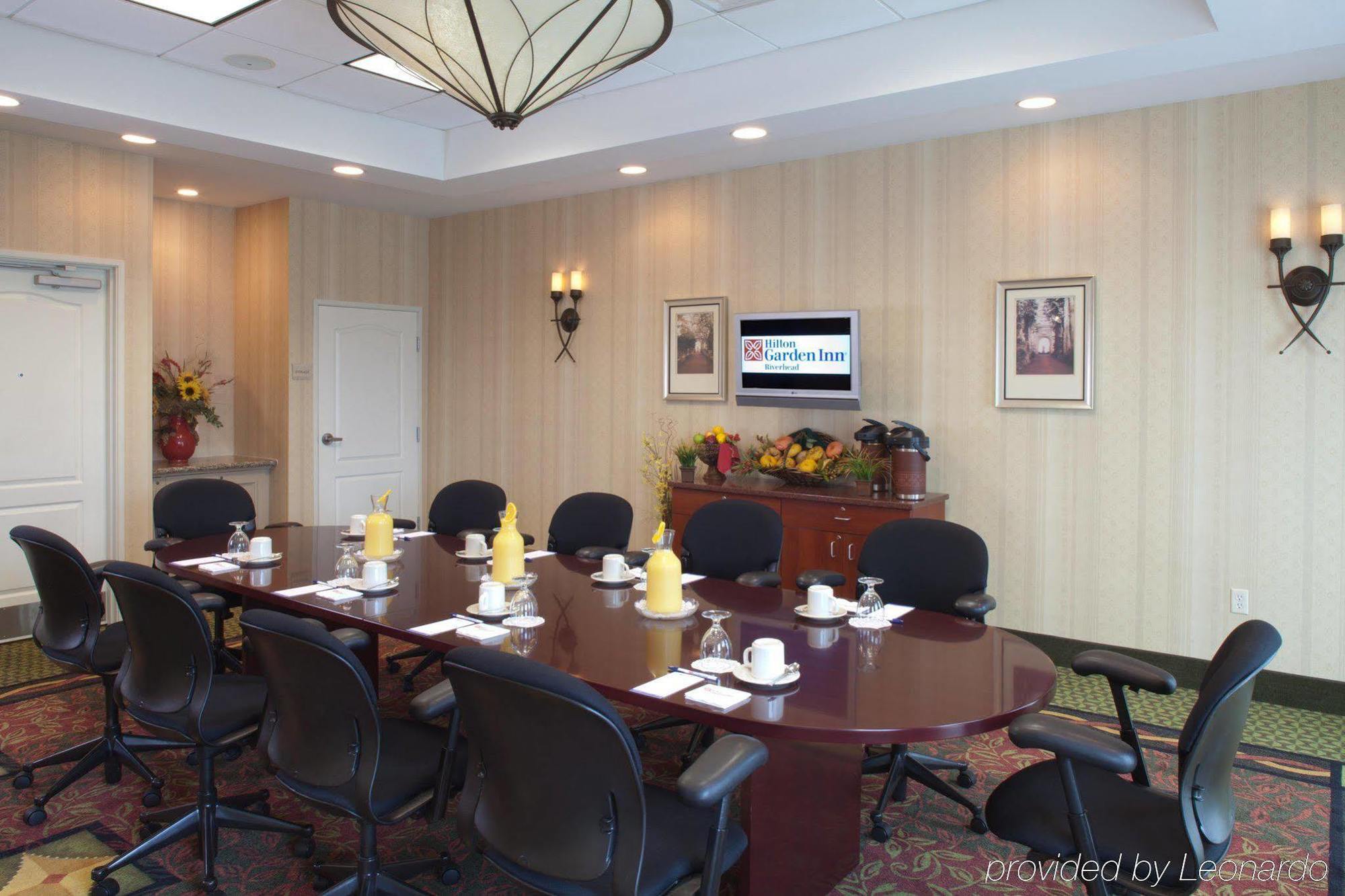 Hilton Garden Inn Riverhead Ngoại thất bức ảnh