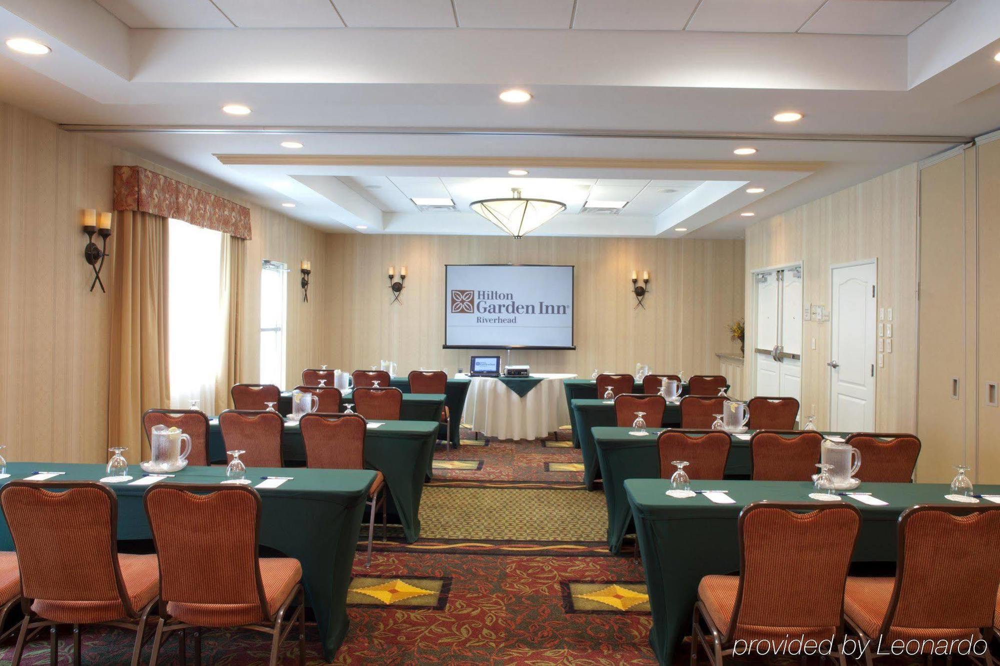 Hilton Garden Inn Riverhead Ngoại thất bức ảnh