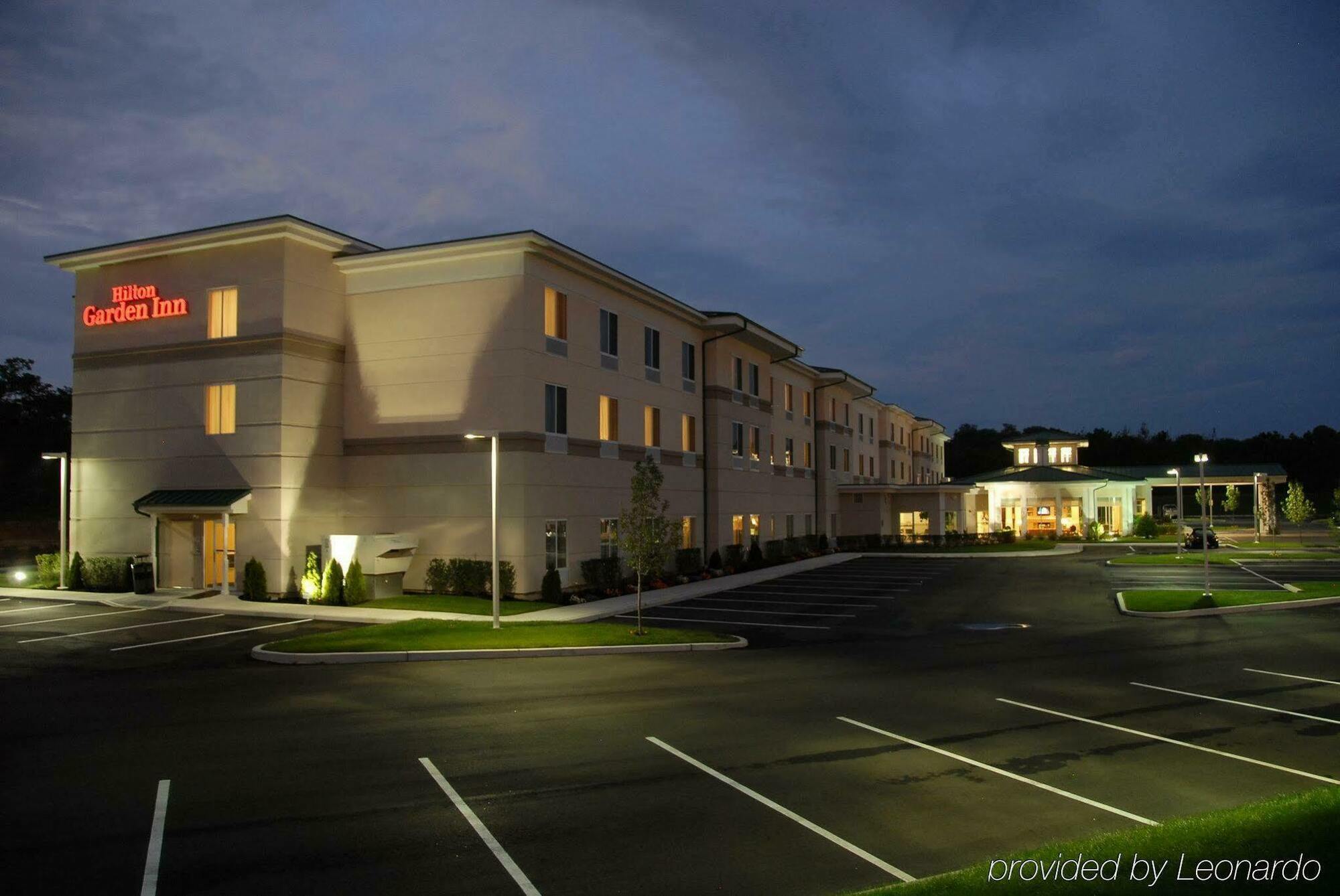 Hilton Garden Inn Riverhead Ngoại thất bức ảnh